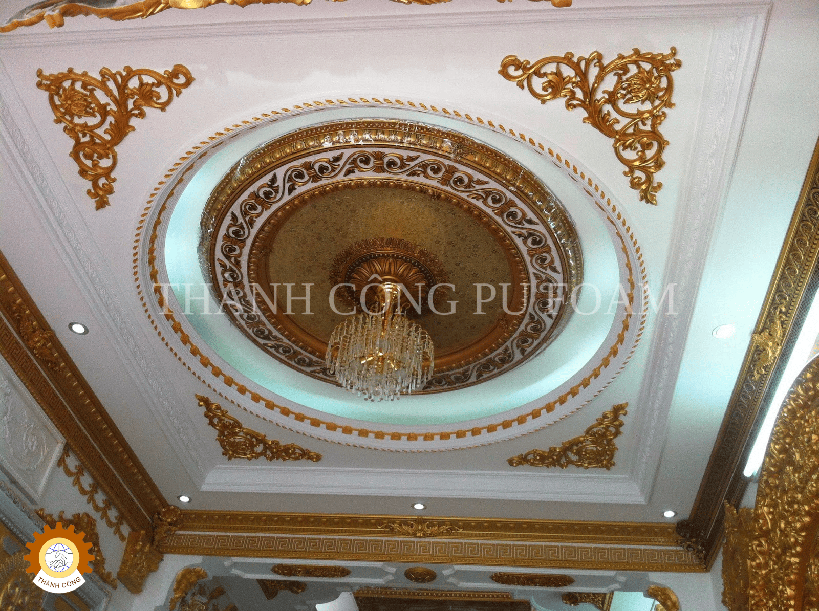 máy đổ mâm trần phào chỉ PU