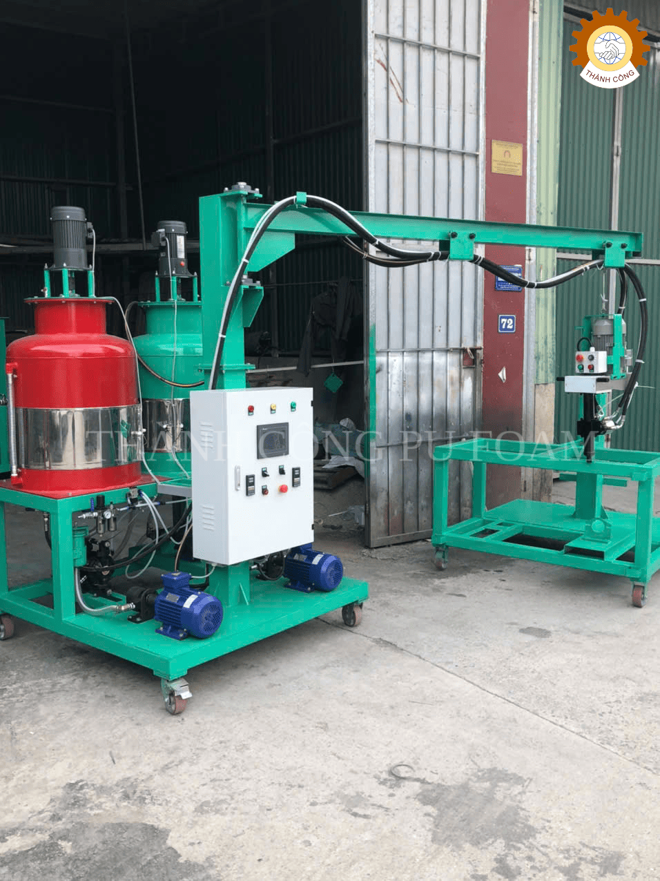 máy phun PU Foam