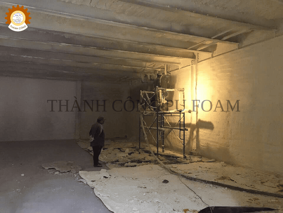 máy PU chống thấm tầng hầm