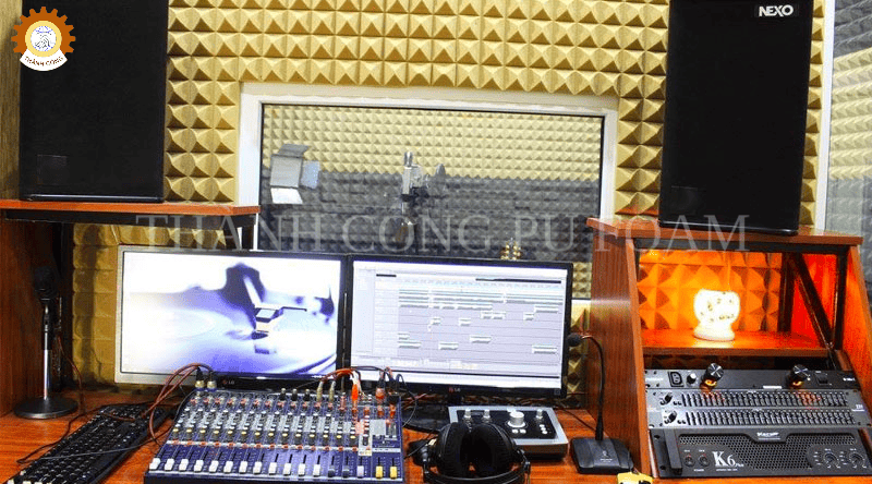 phun PU cách âm studio thu âm