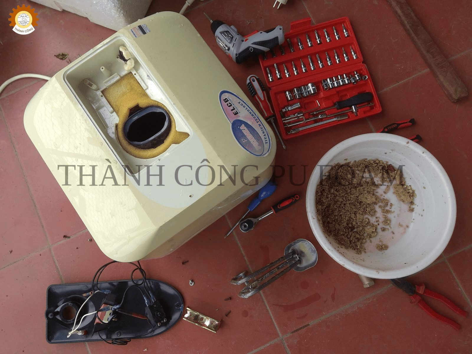 máy phun PU Foam cách nhiệt