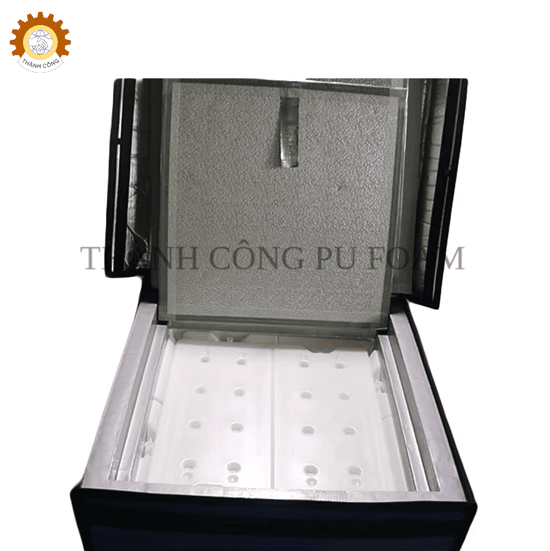 máy phun PU cách nhiệt kho bảo quản vaccine