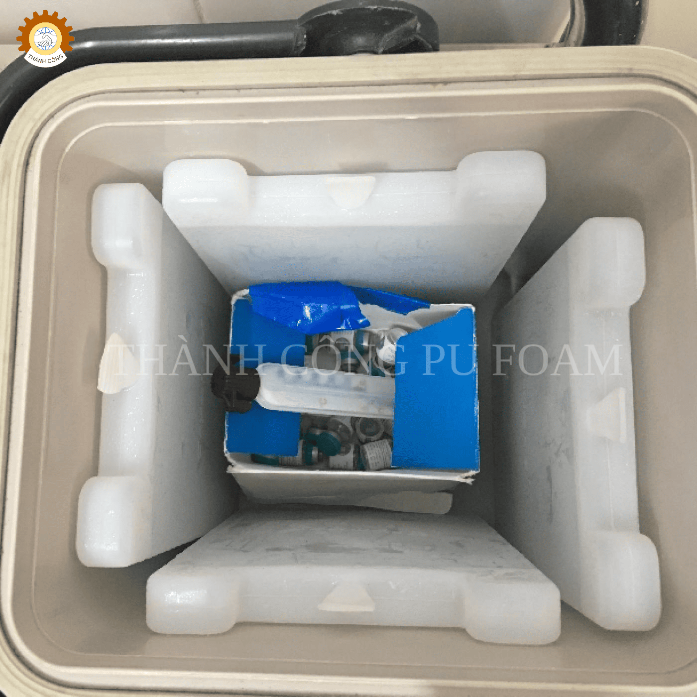 máy phun PU giữ nhiệt