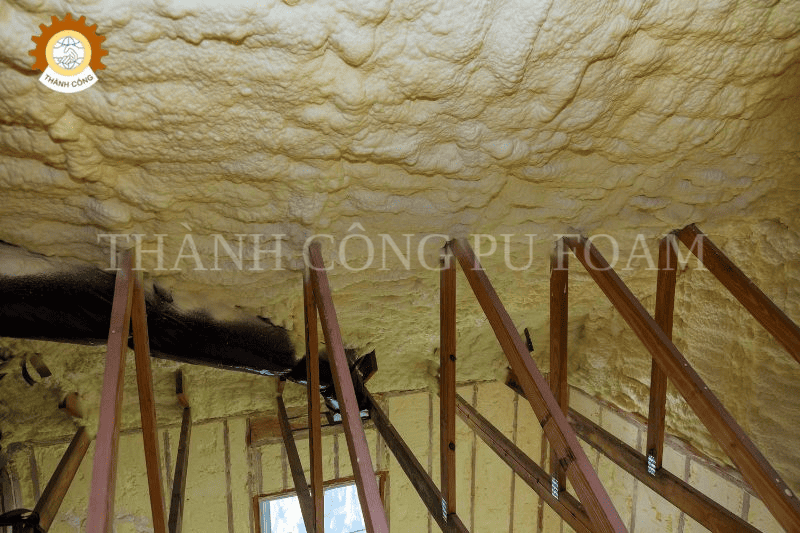 PU Foam chống thấm trần nhà