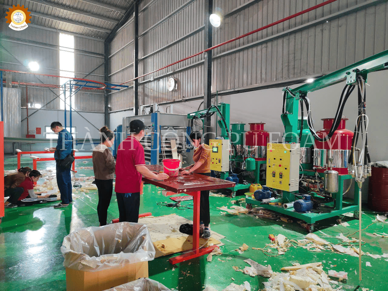 máy phun PU Foam