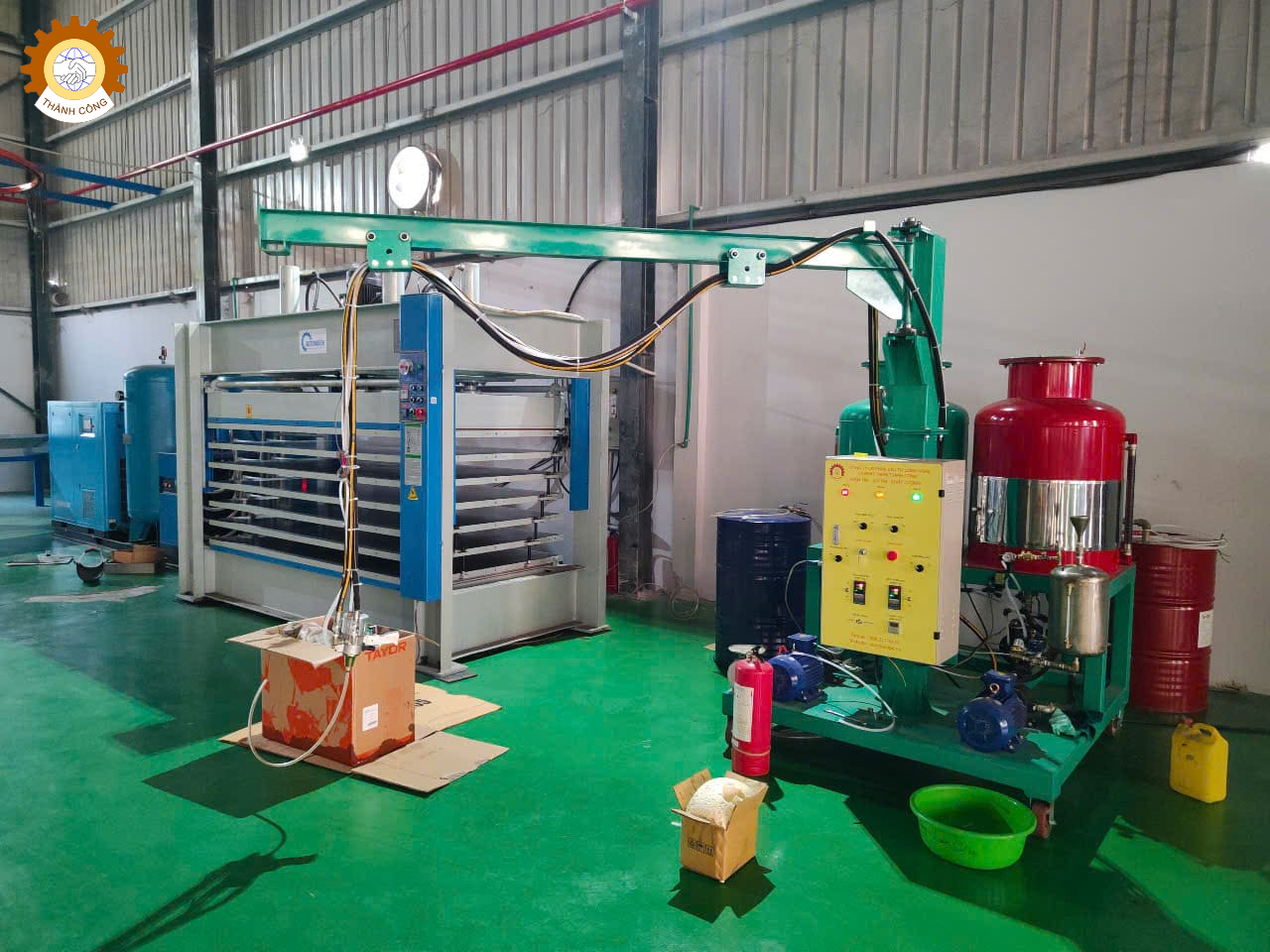 Ưu Nhược Điểm Khi Đầu Tư Máy Phun PU - Tối Ưu Lợi Ích, Khắc Phục Mọi Hạn Chế