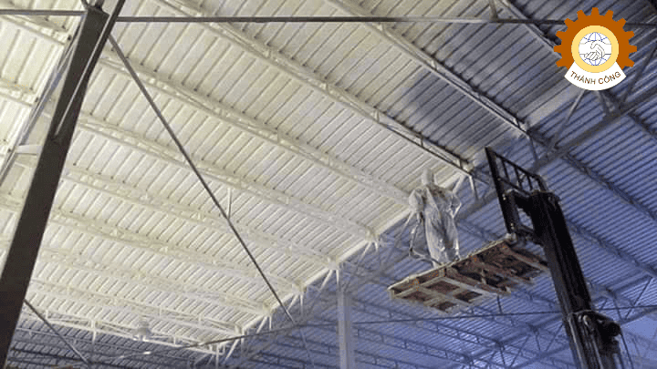 PU (Polyurethane) Có Độc Không? Hiểu Rõ Về An Toàn Và Vai Trò Của Máy Phun PU Trong Thi Công