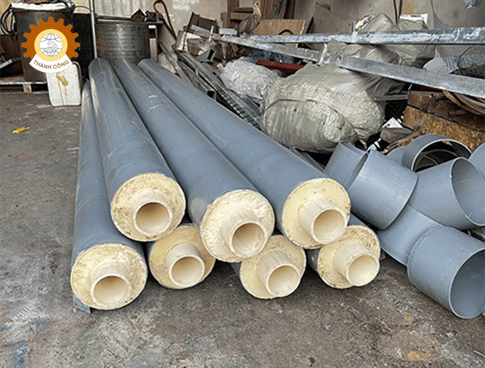 Công Nghệ Sản Xuất "Chiller" Bằng Máy Phun PU: Giải Pháp Cách Nhiệt Vượt Trội và Hiệu Quả