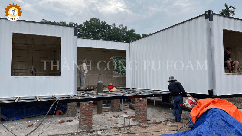 Ứng Dụng Của PU Foam Trong Xây Dựng Nhà Container: Giải Pháp Cách Nhiệt và Độ Bền Vững