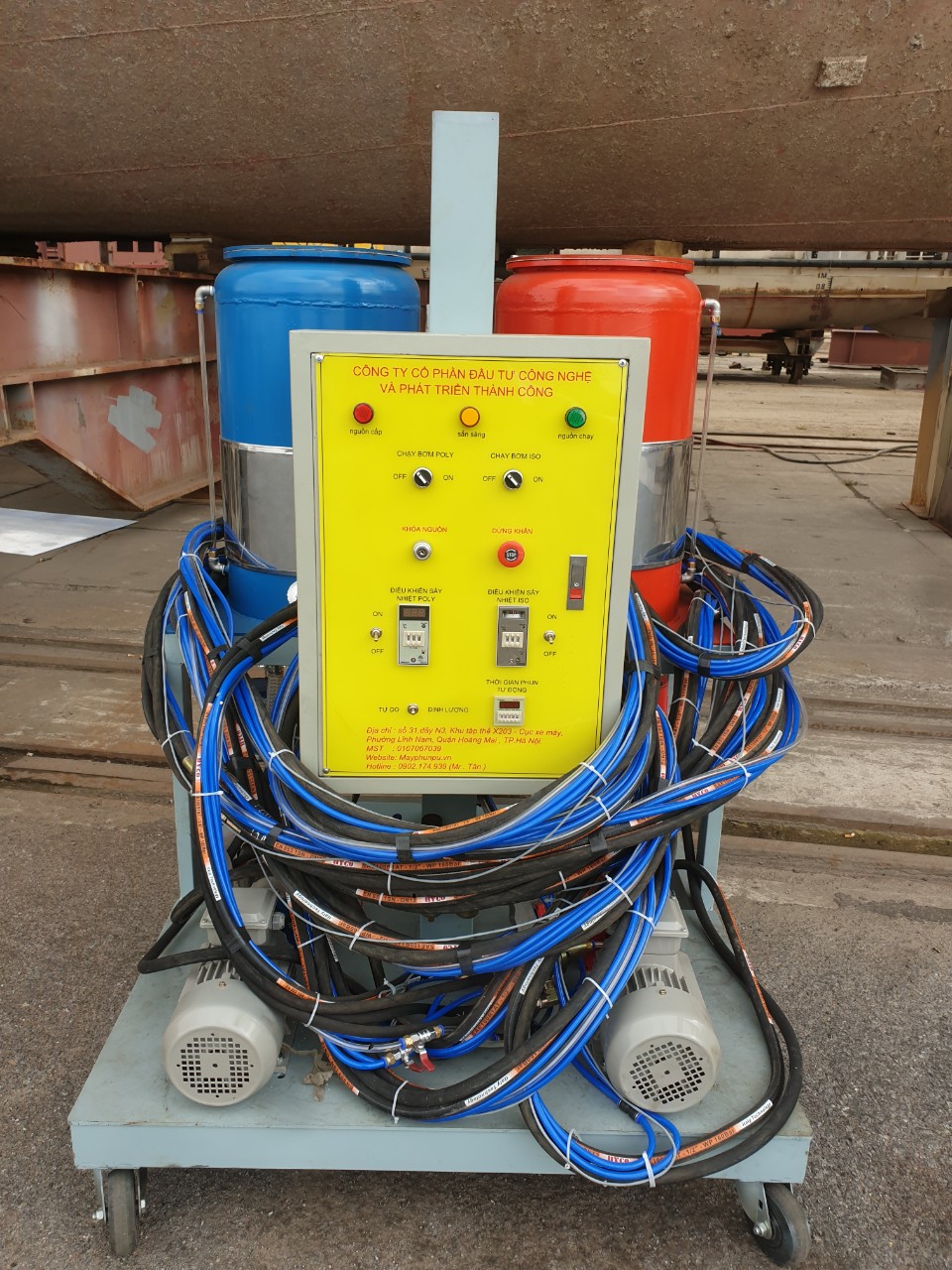 Máy phun cách nhiệt nhà homestay tàu biển