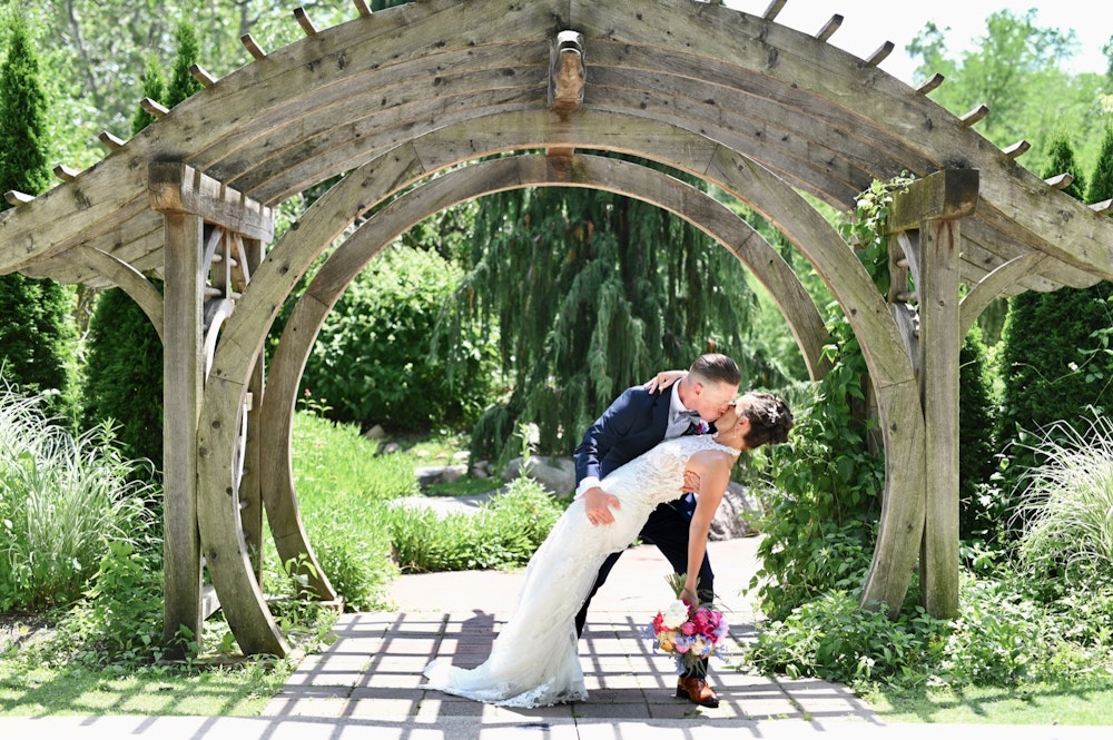 GỖ TỰ NHIÊN NGOÀI TRỜI – LINH HỒN CỦA SÂN VƯỜN ĐẸP