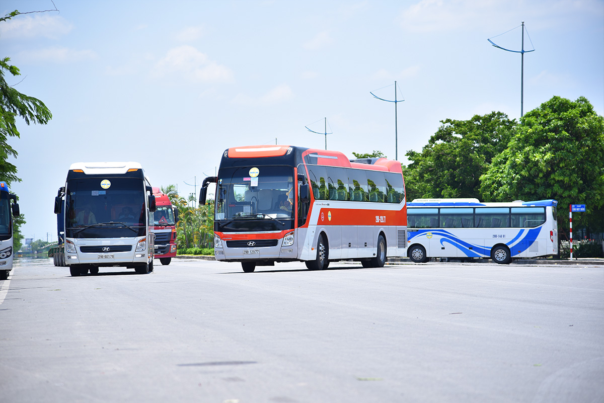 Cho thuê xe đưa đón Cán bộ - CNV, học sinh - sinh viên