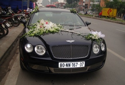 Bentley Flying Spur Đen Xe Cưới Sang Trọng ( Nội Thành)