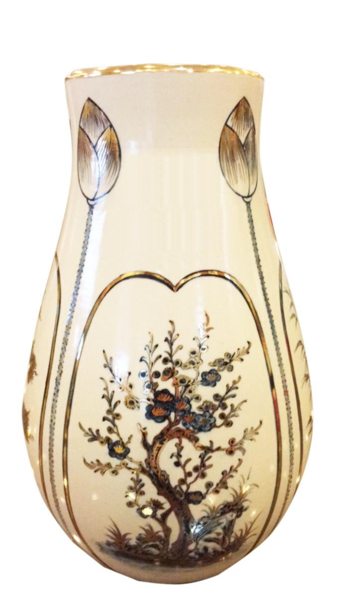 Bình gốm Sen Ngọc Chỉ Vàng Chu Đậu