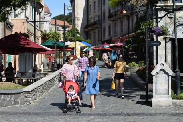 Description: Tổ hợp vui chơi giải trí tại Việt Nam: Cung chưa đủ cầu