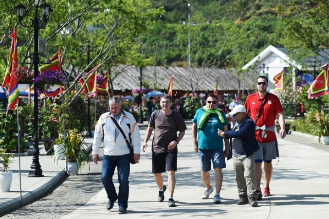 Description: https://nhandan.com.vn/cdn/vn/images/2019/anhngoc/11/fan.jpg