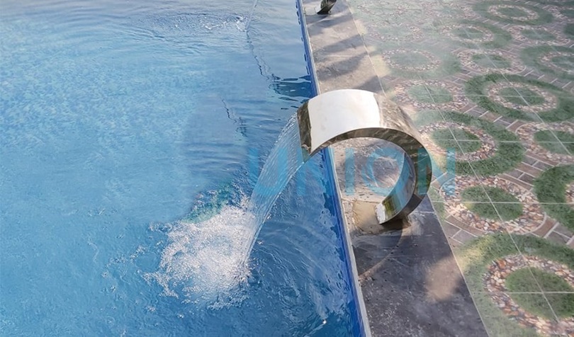 Thiết bị, phụ kiện không thể thiếu tại bể bơi 