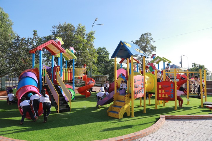 Tầm quan trọng của việc tạo ra sân chơi trong các trường mầm non cho các bé.