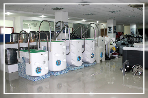 Hình ảnh máy lọc nước bể bơi thông minh