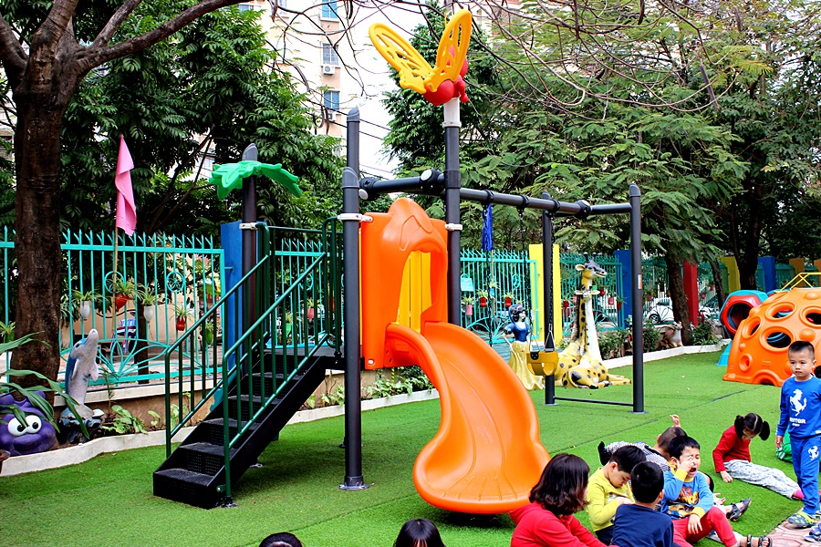 sân chơi cho trường mầm non