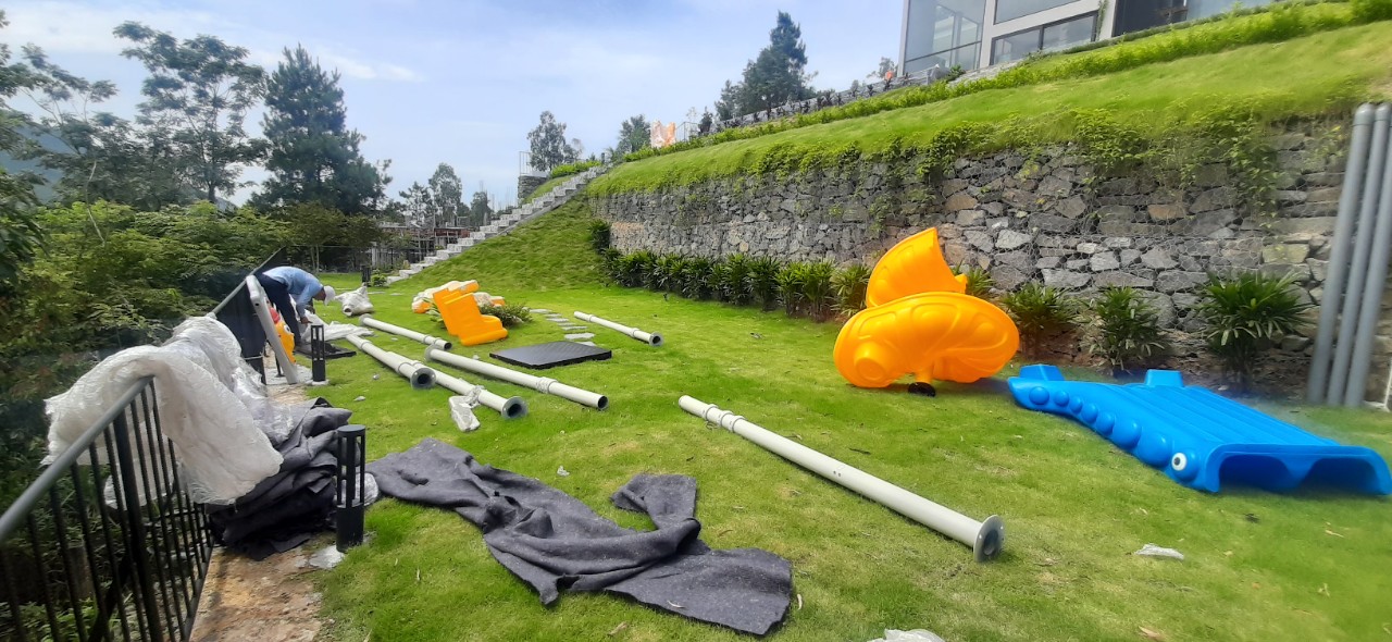 bộ liên hoàn cầu trượt ngoài trời