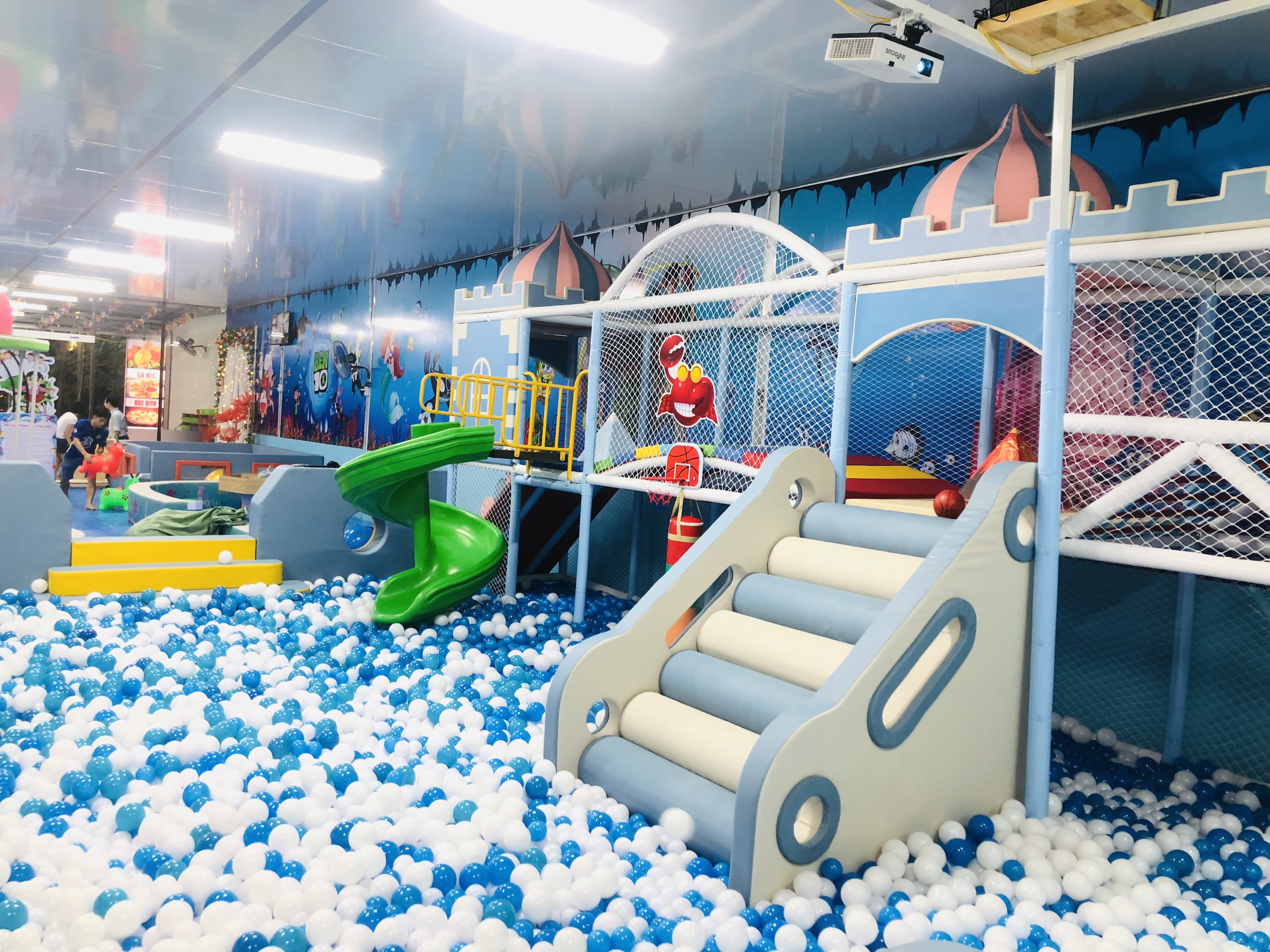 khu vui chơi trẻ em đô rê mon 