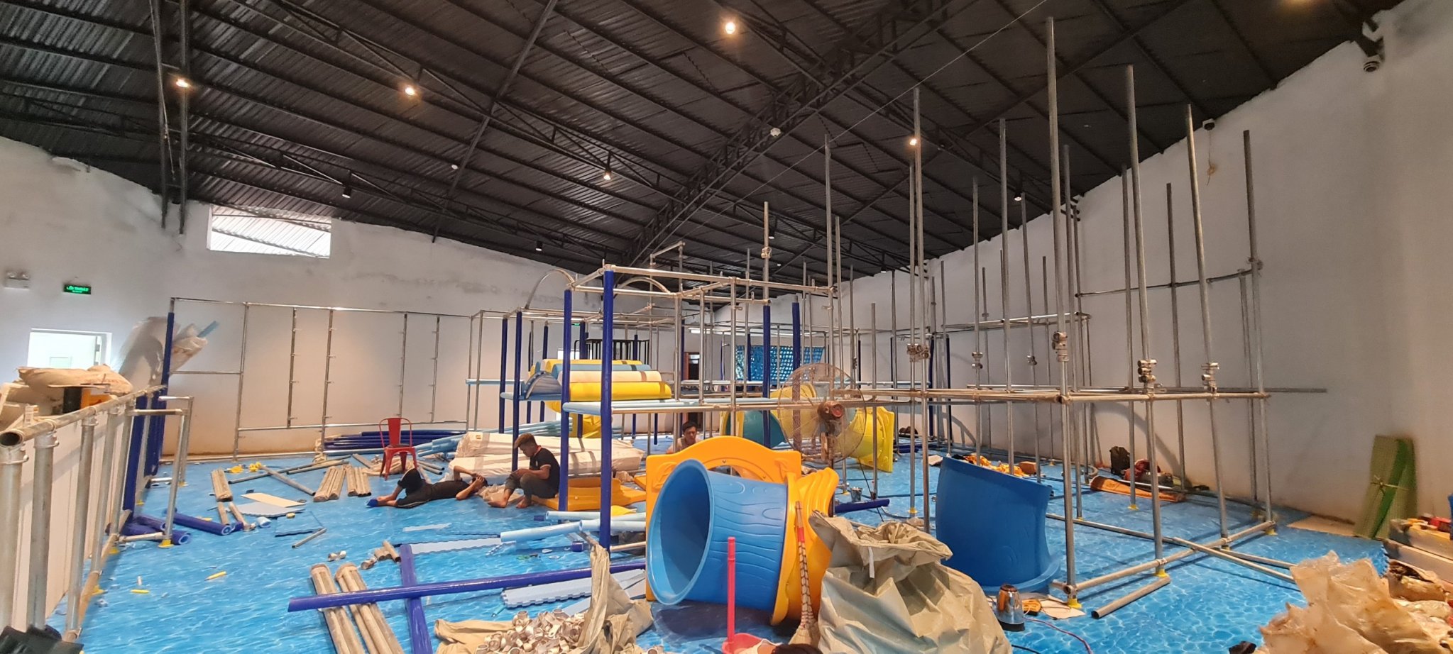 khu vui chơi batcave game center