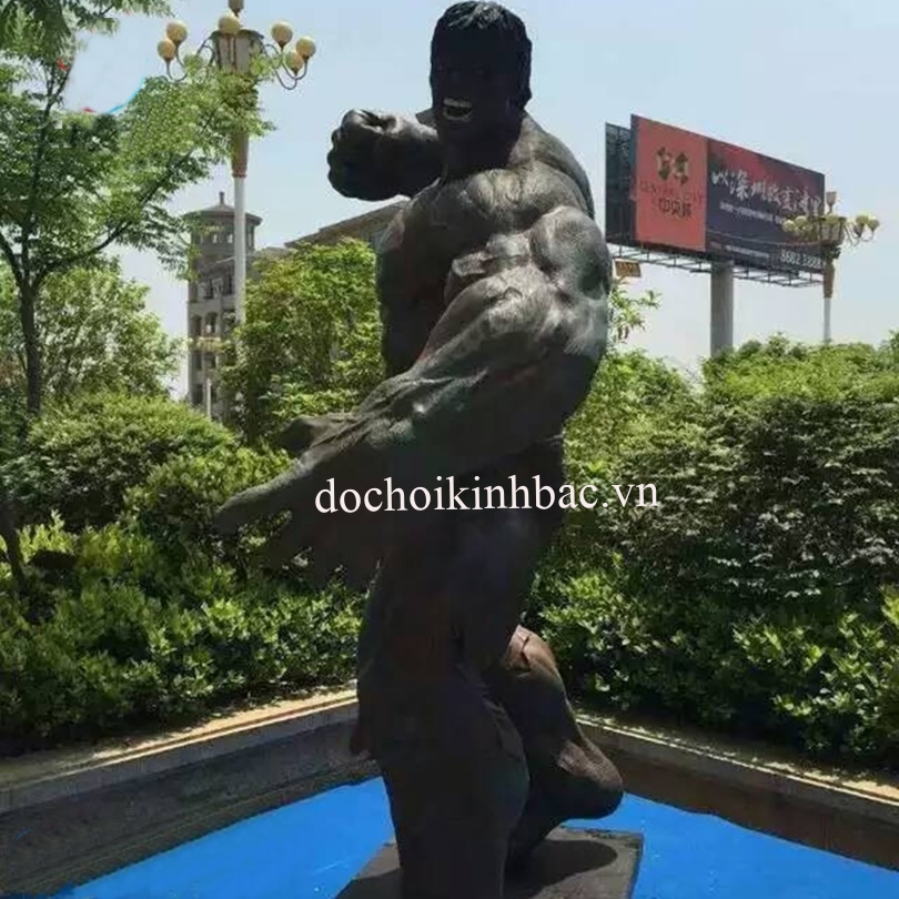 TƯỢNG SINH ĐỘNG VẬT KÍCH THƯỚC THẬT HÌNH NGƯỜI KHỔNG LỒ XANH CỠ ĐẠI TSV021