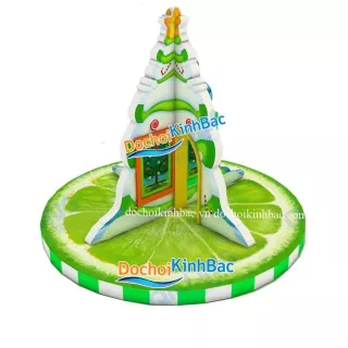 MÂM XOAY CÂY THÔNG GIÁNG SINH TRONG KHU VUI CHƠI