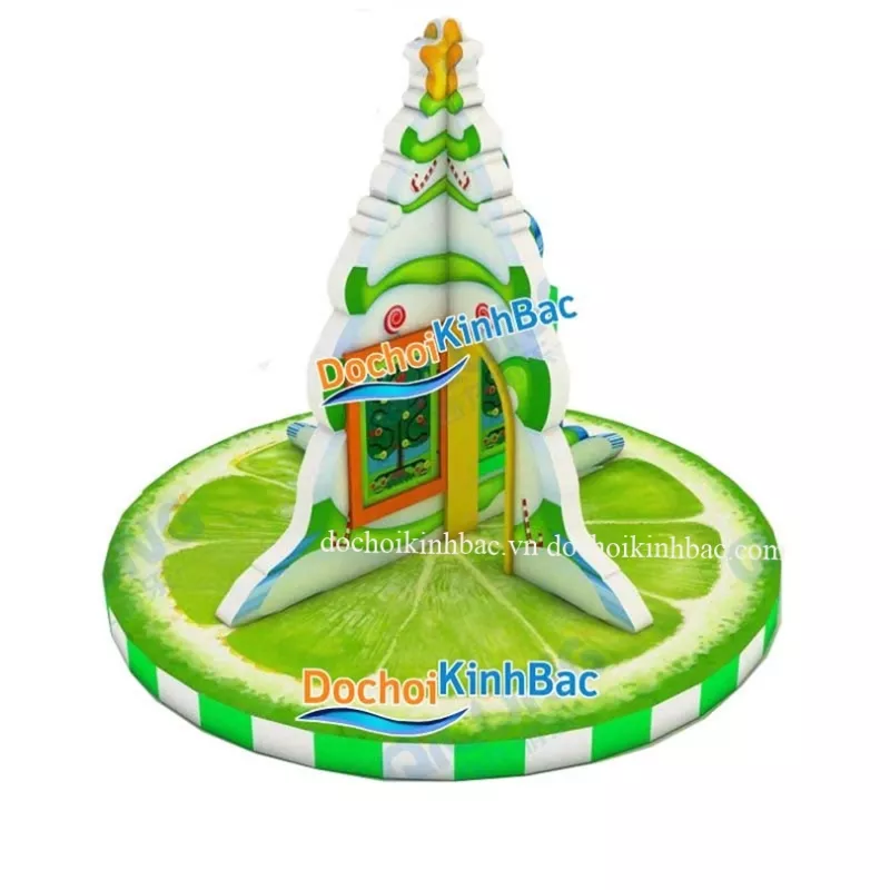 MÂM XOAY CÂY THÔNG GIÁNG SINH TRONG KHU VUI CHƠI