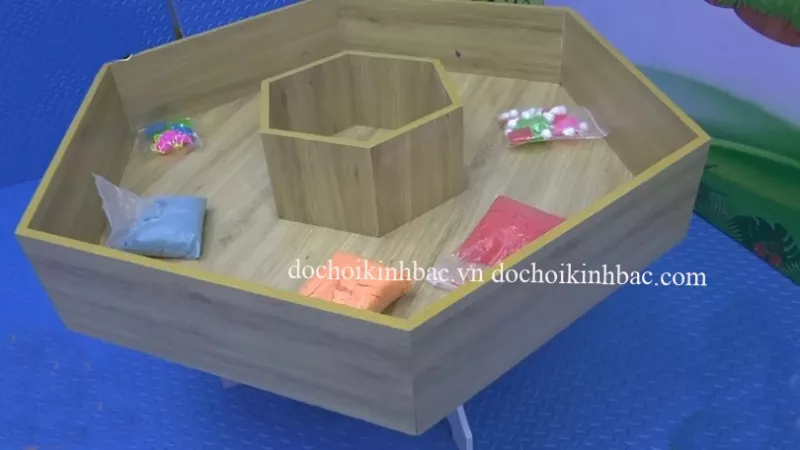 BÀN CHƠI CÁT NẶN HÌNH LỤC GIÁC