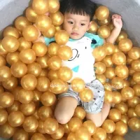 BONG-NHUA-MAU-VANG-DONG