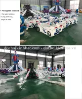 Đu quay vũ trụ tên lửa bay