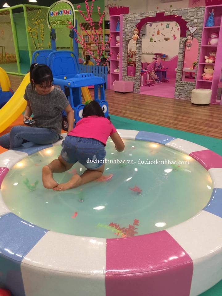 Giường nước khu vui chơi