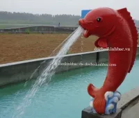 Cặp cá phun nước hồ bơi