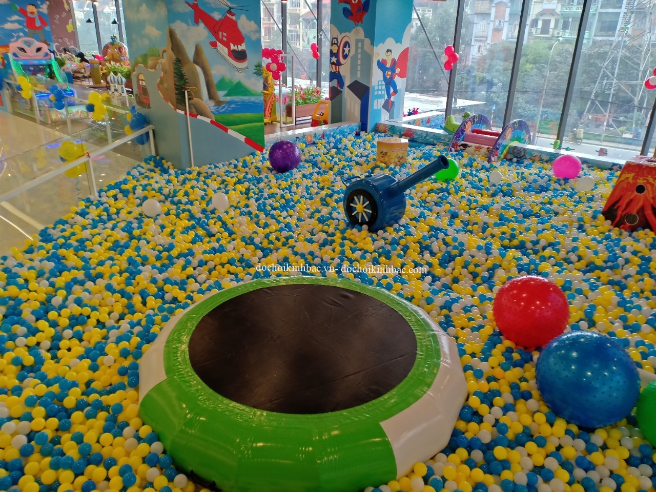 phao nhun tron trampoline khu vui choi (1)