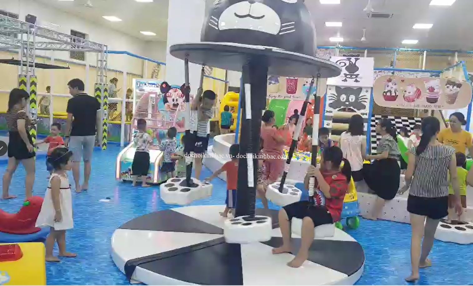 Báo giá Đu quay mèo, đu quay siêu nhân,đu quay cún con- Đu quay trong khu vui chơi giải trí