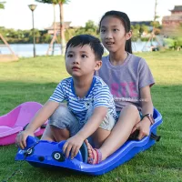 Tấm trượt cỏ công viên