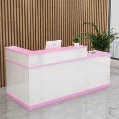 Bàn lễ tân thu ngân