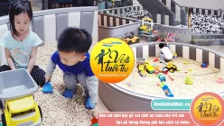 Bé vui chơi hạt gỗ,hạt gỗ thông cao cấp khu vui chơi an toàn