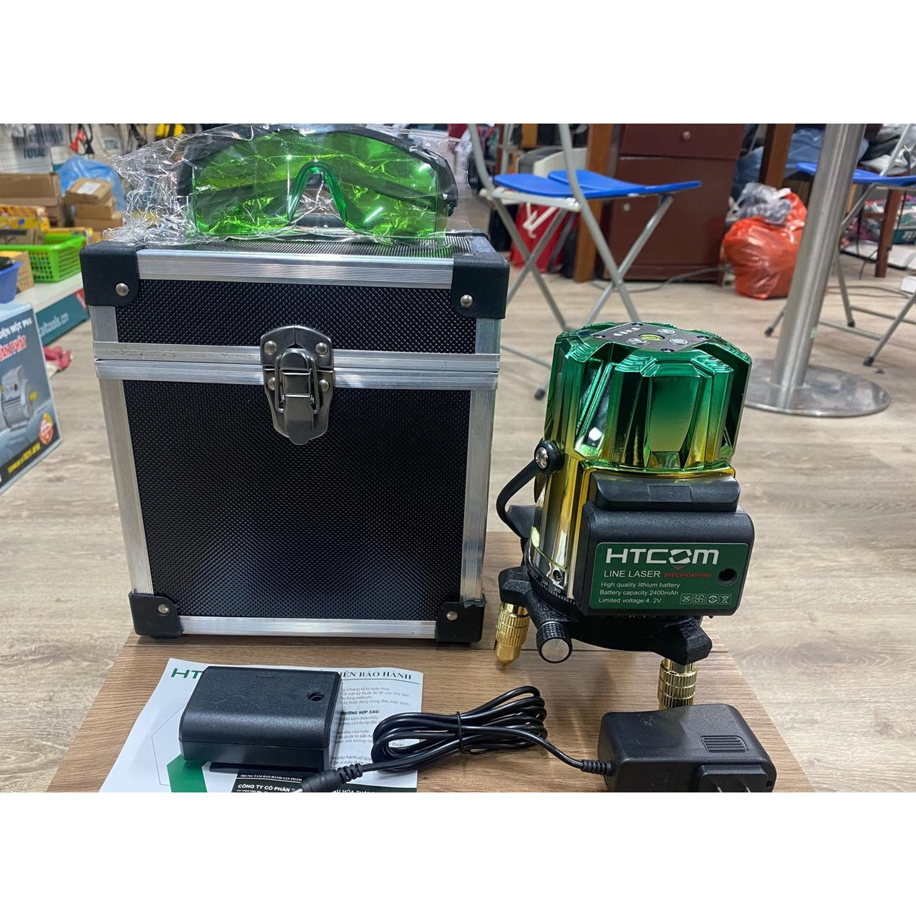 MÁY CÂN BẰNG CÂN MỰC 5 TIA XANH CAO CẤP HTCOM HT8940G