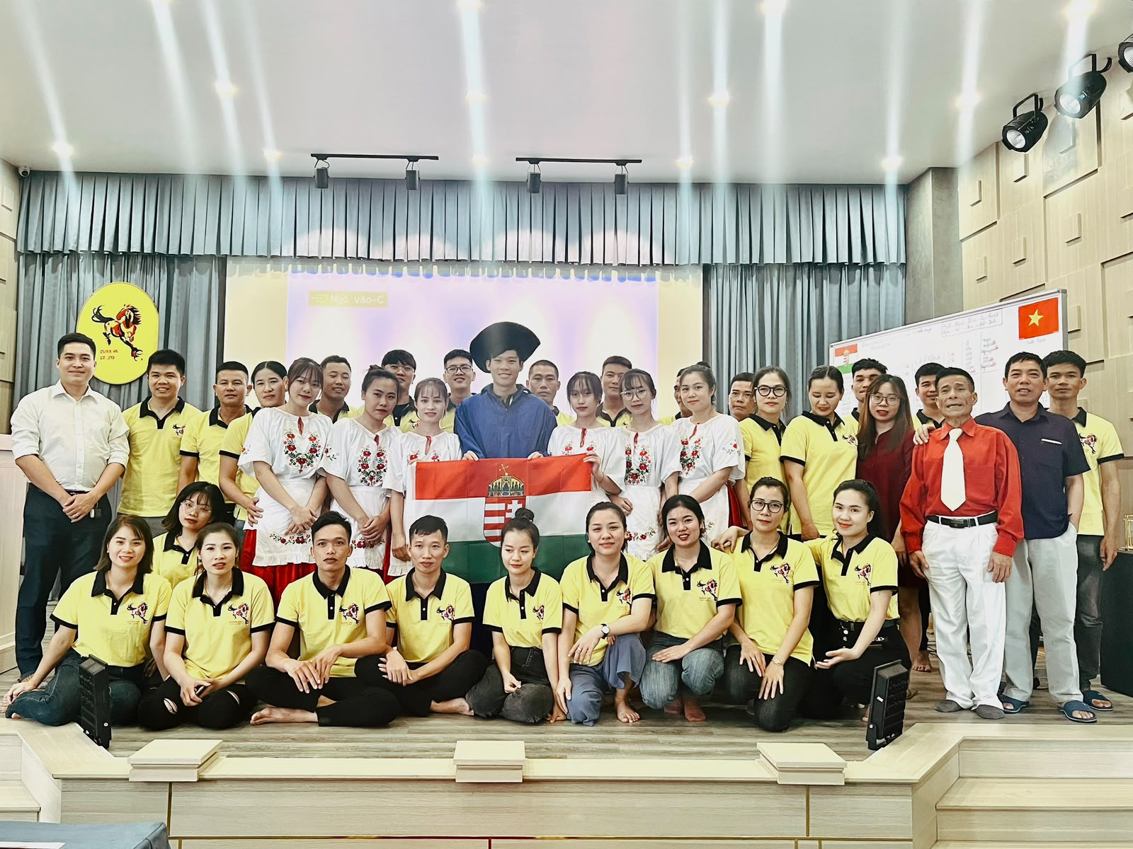 Các hoạt động tìm hiểu văn hóa các nước trong khuôn khổ chương trình giáo dục định hướng