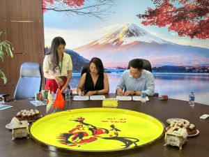 BUỔI KÝ KẾT HỢP ĐỒNG GIỮA QUINN HÀ NỘI VÀ ĐỐI TÁC