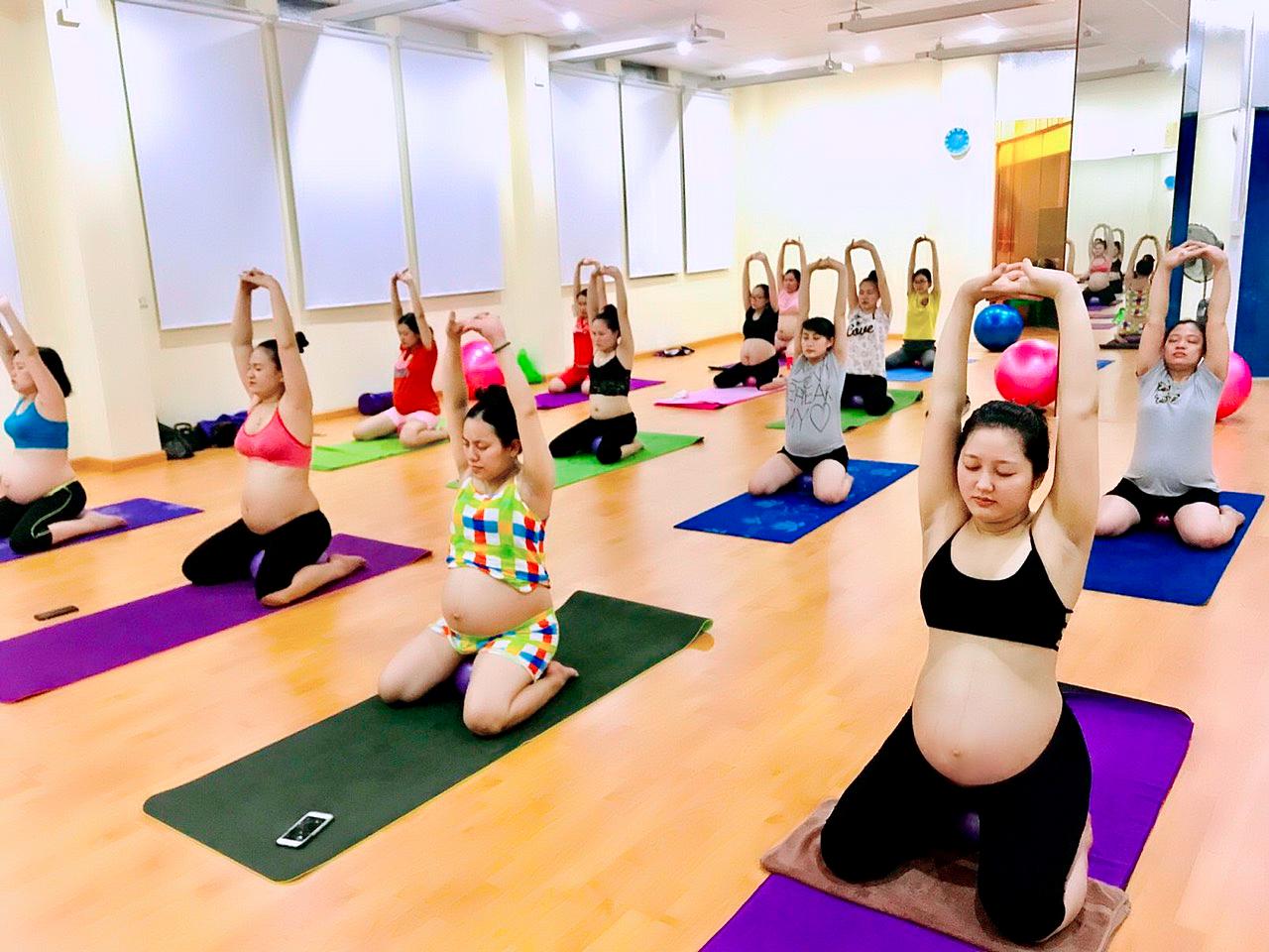 GIÁO VIÊN YOGA BẦU 85H