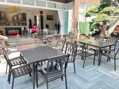 BÀN GIAO 5 BỘ BÀN NHÔM ĐÚC D150 6 GHẾ CHO NHÀ HÀNG TẠI LONG BIÊN - HÀ NỘI