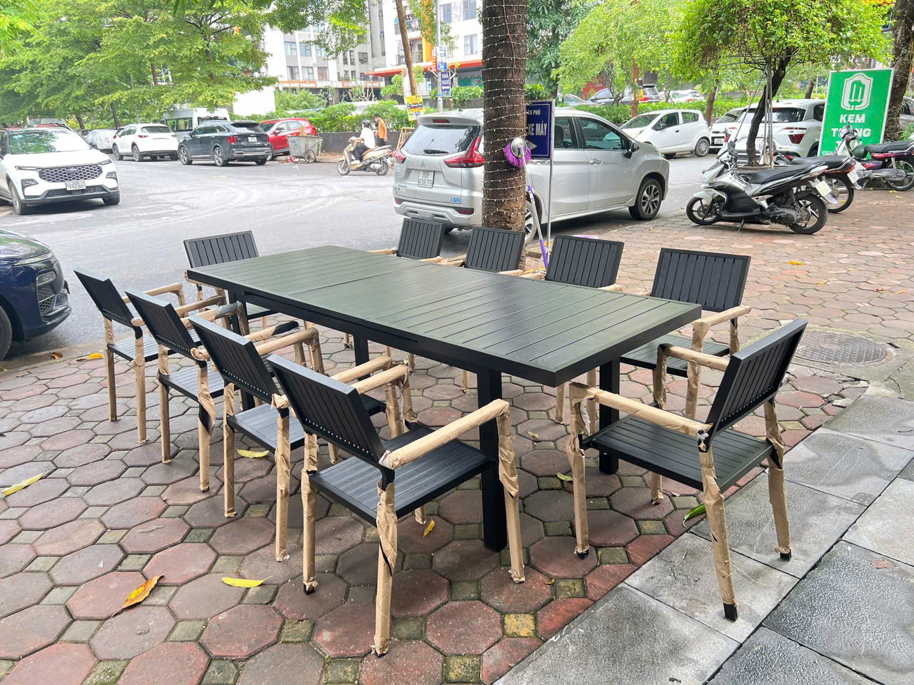 Bàn Ghế Sân Vườn Ngoài Trời Composit D180/240