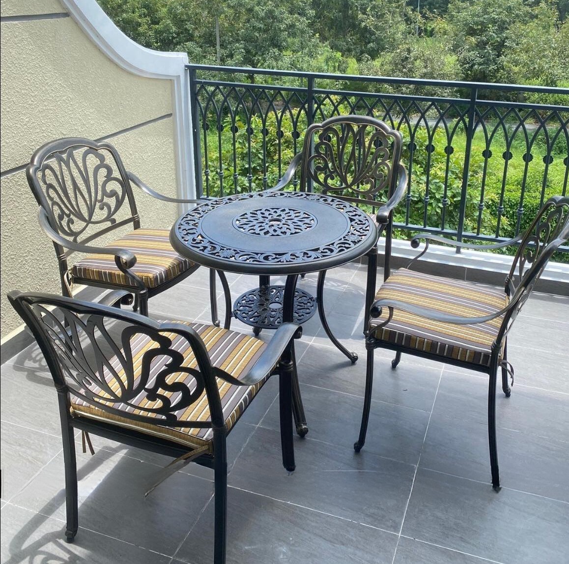Bộ Bàn Ghế Ngoài Trời Nhôm Đúc D80
