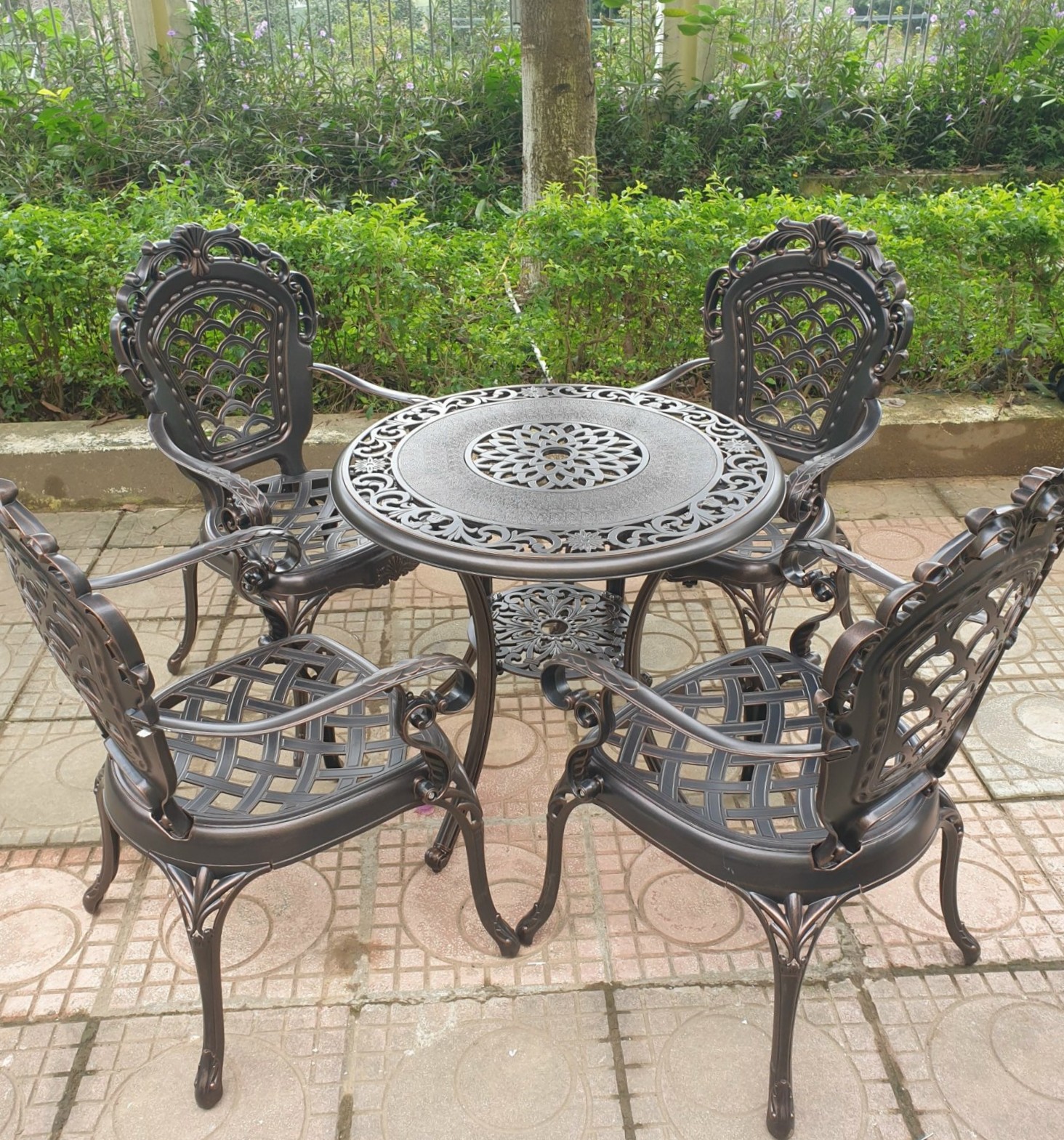 Bộ Bàn Ghế Sân Vườn D80 4 Ghế Tân Cổ Điển