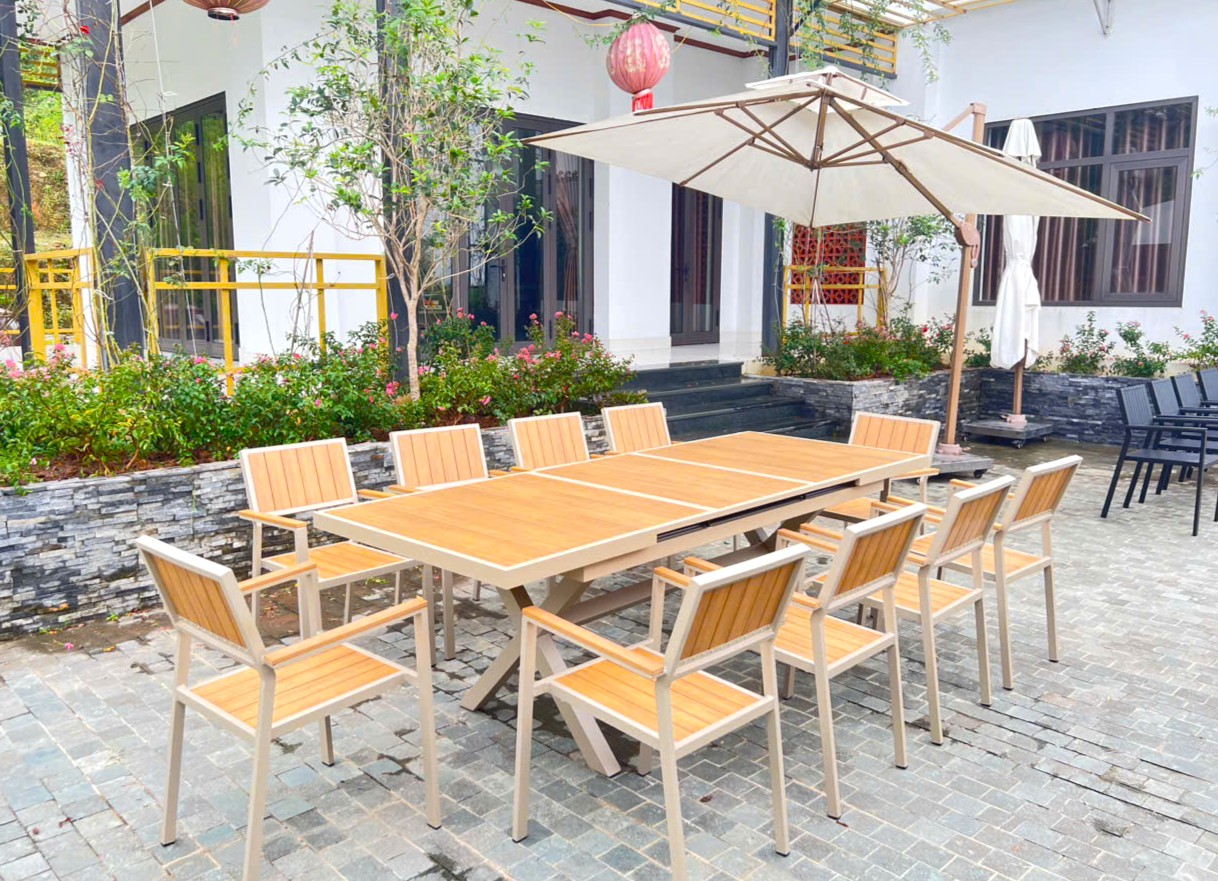 Bàn Ghế Sân Vườn Composit Thông Minh D180/240