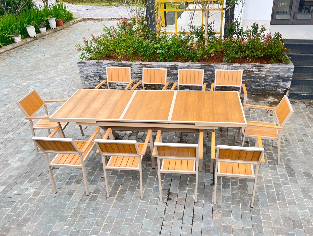 Bàn Ghế Sân Vườn Composit Thông Minh D180/240